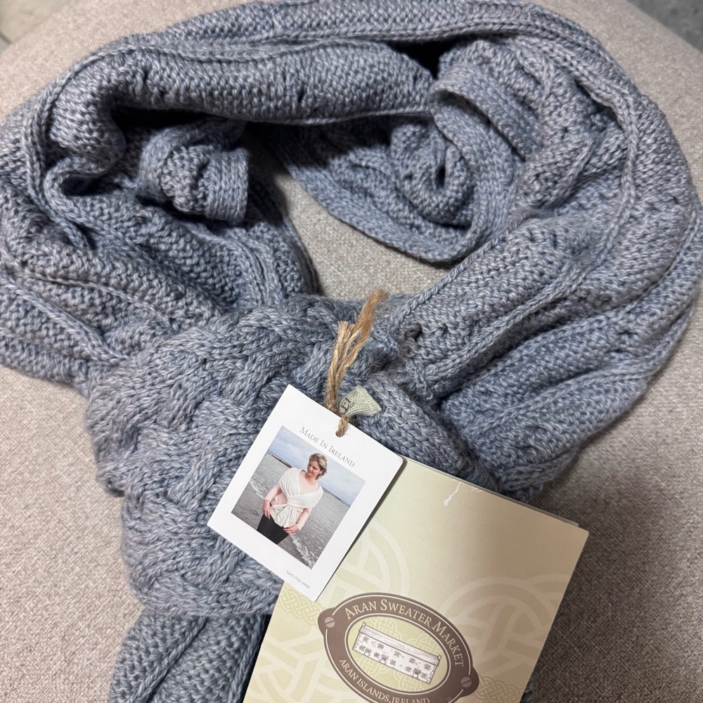 Aran Sweater Market Women’s Ocean Grey Pull Through Cabled Shawl NWT $119 - Picture 3 of 8